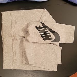 Nike Tight Fit Regular Length Leggings